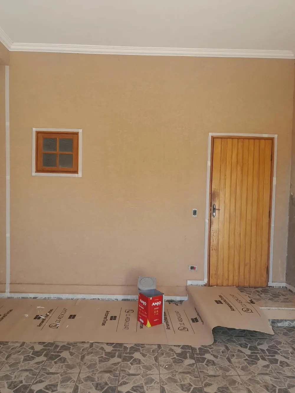 Área externa residencial antes da pintura